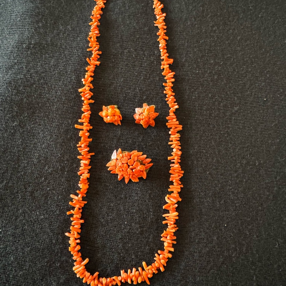 VINTAGE RED CORAL JEWELRY SET MINT CONDITION